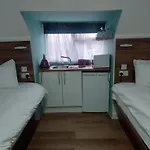Heathrow Windsor Guest House With Airport Parking