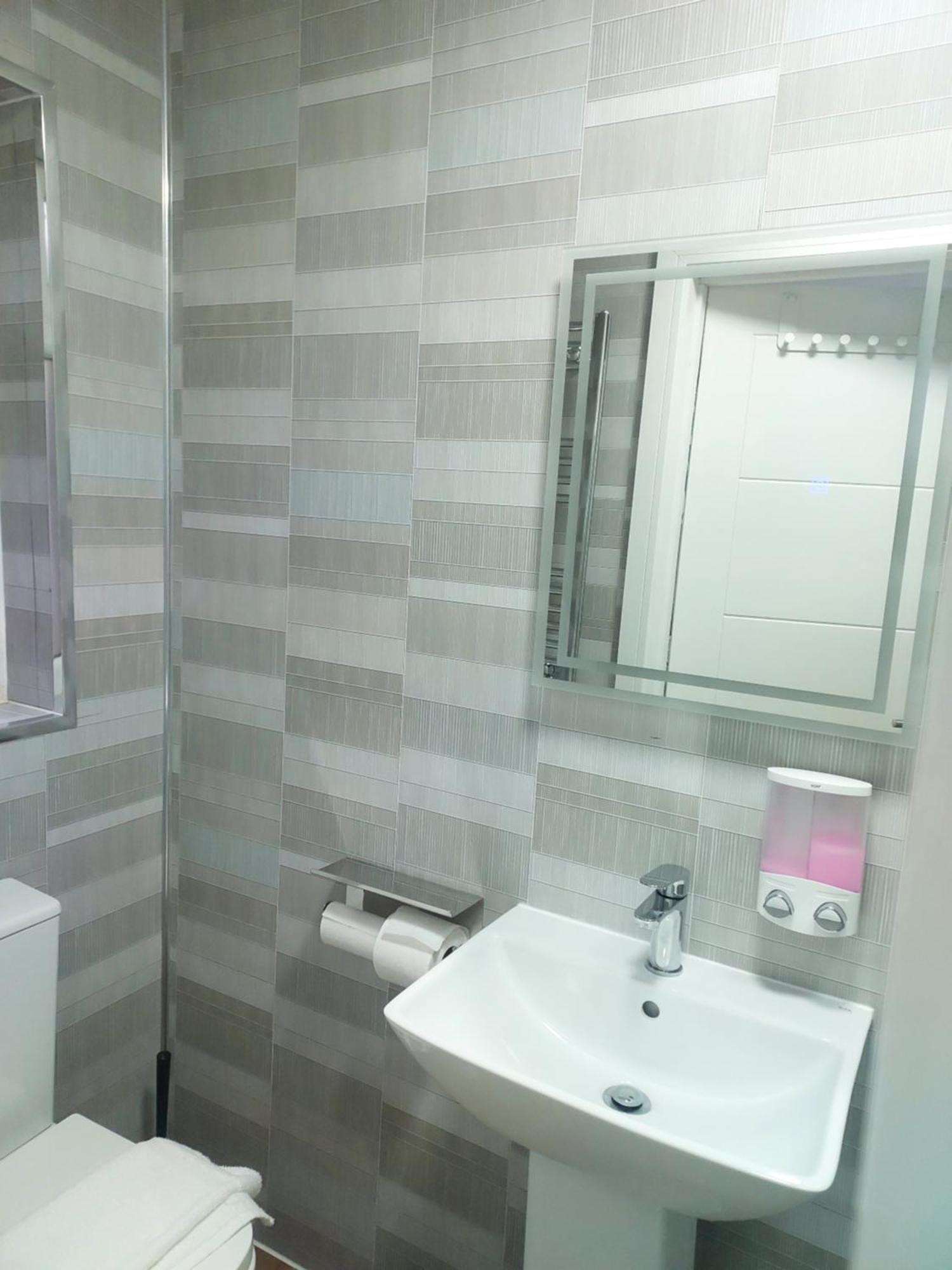 Heathrow Windsor With Airport Parking Guest house Slough