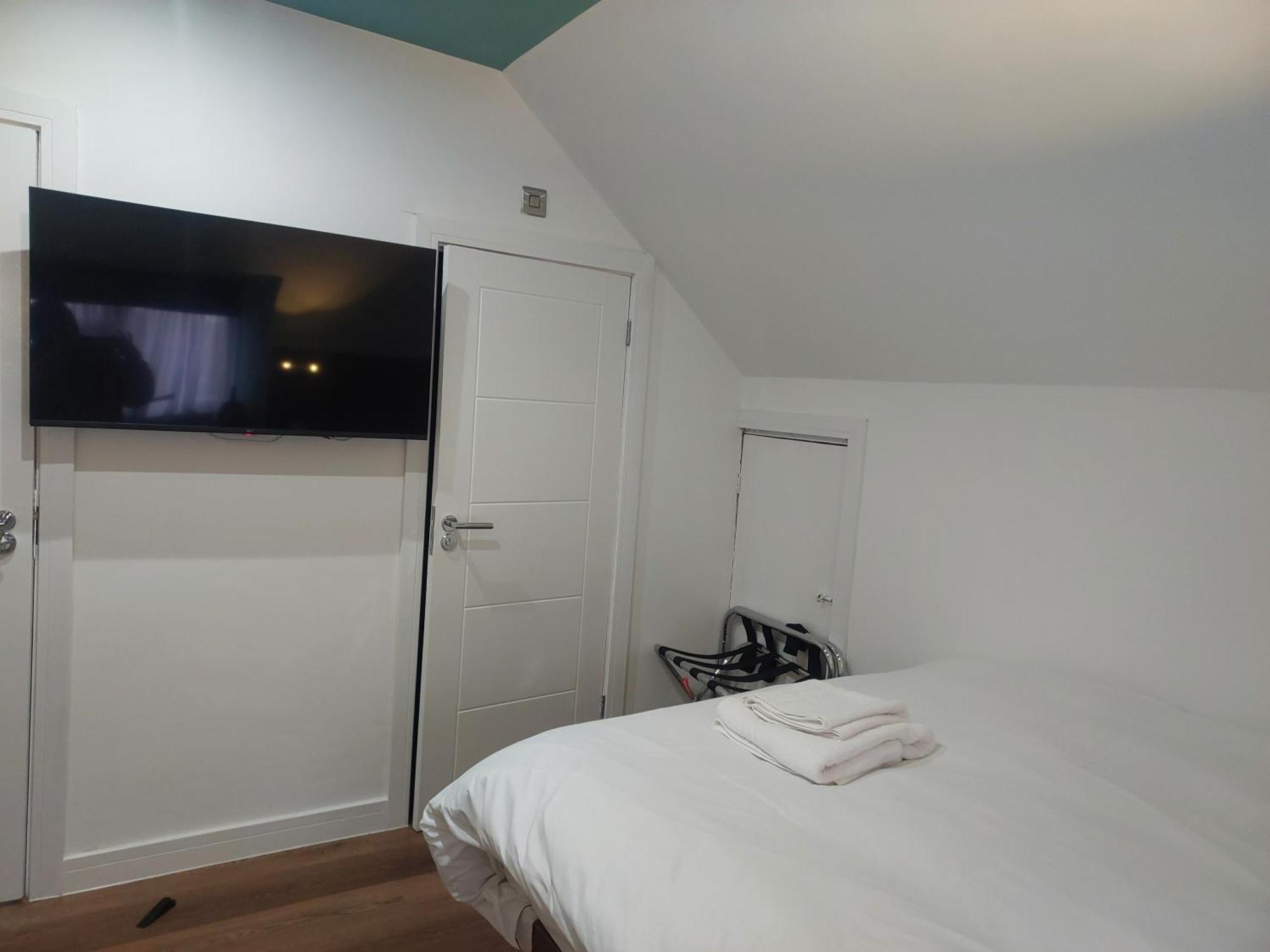 Heathrow Windsor With Airport Parking *